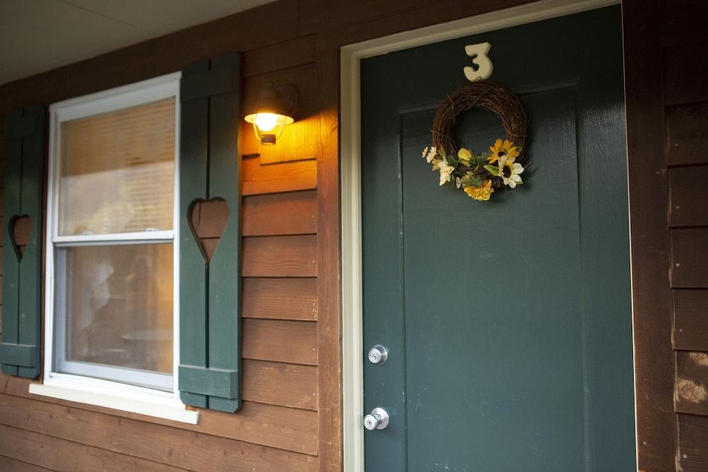 The Chimney Rock Inn & Cottages photo 60