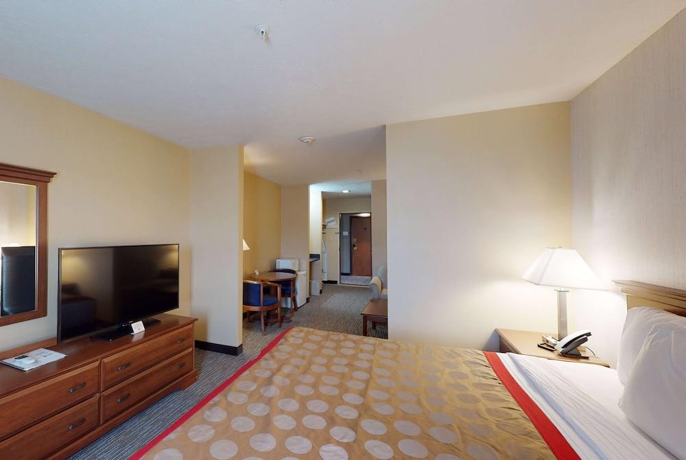 Ramada by Wyndham Strasburg/Shenandoah Valley photo 22