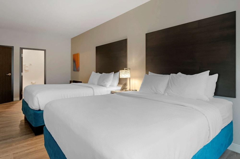 MainStay Suites Cincinnati University - Uptown photo 15