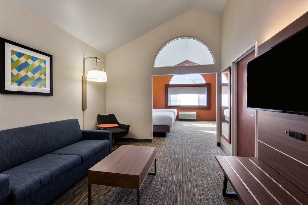 Holiday Inn Express Hotel & Suites Oroville Lake by IHG photo 2