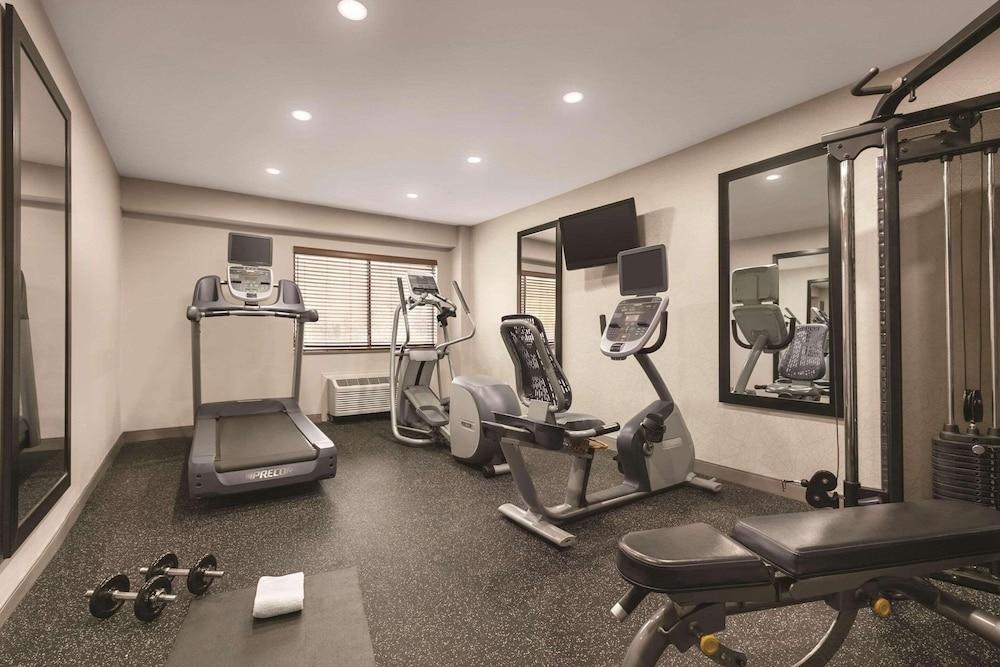 Country Inn & Suites by Radisson, Williamsburg East (Busch Gardens), VA photo 19