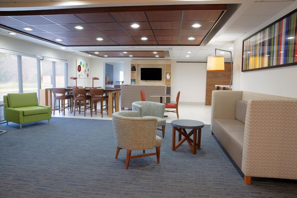Holiday Inn Express & Suites Dayton-Huber Heights by IHG photo 13