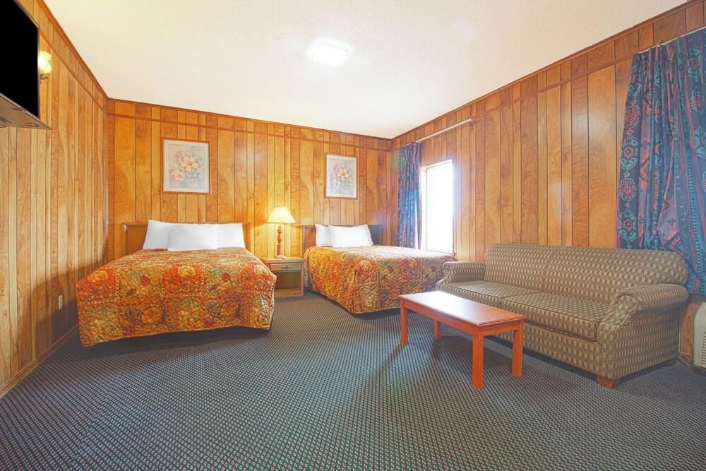 OYO Hotel Waurika OK US-70 near Wichita Falls photo 16