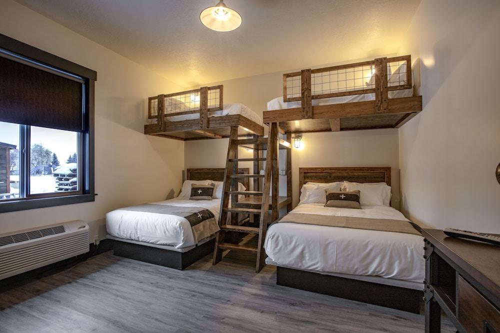 Compass Rose Lodge photo 13