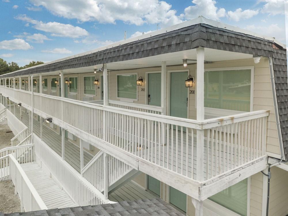 Dockside Inn photo 6