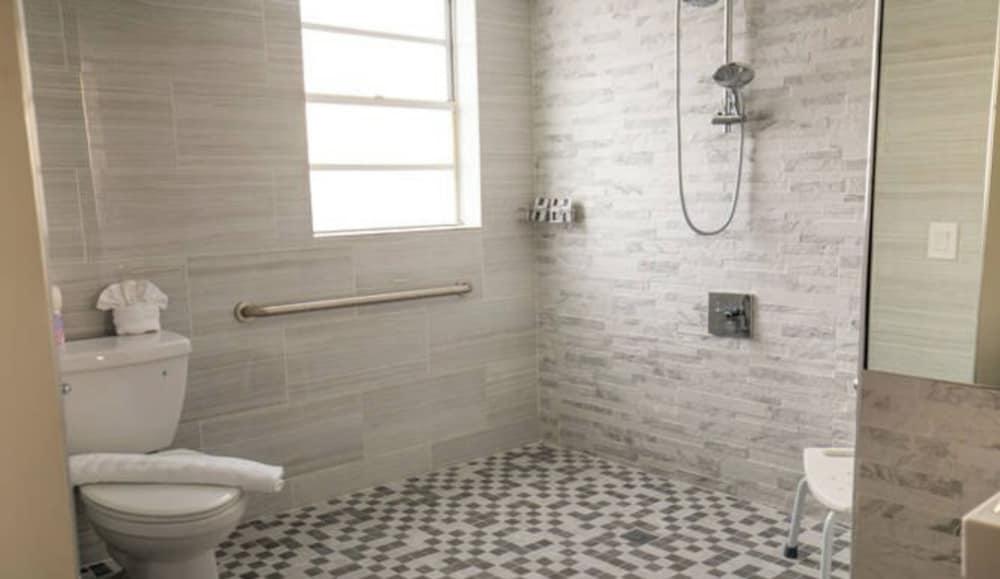The Shoreline Suites photo 40
