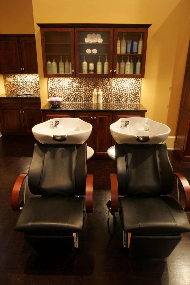 The Martha Washington Inn And Spa photo 49