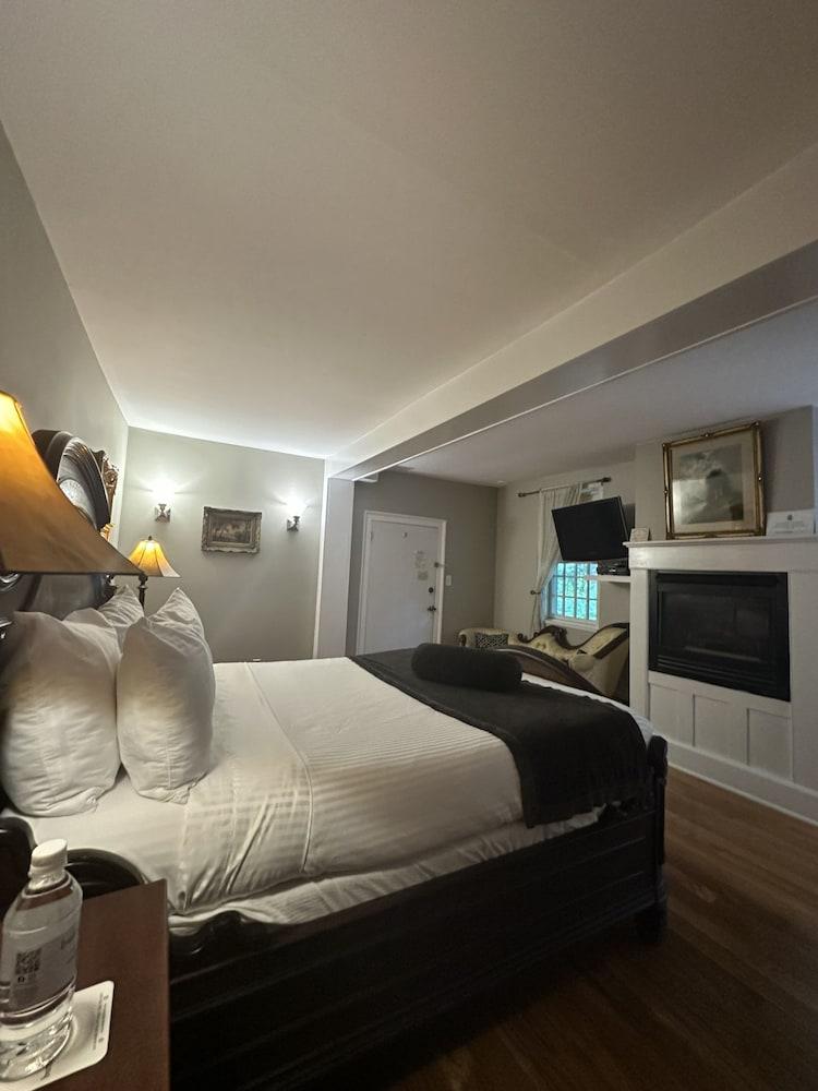Buttermilk Falls Inn photo 39
