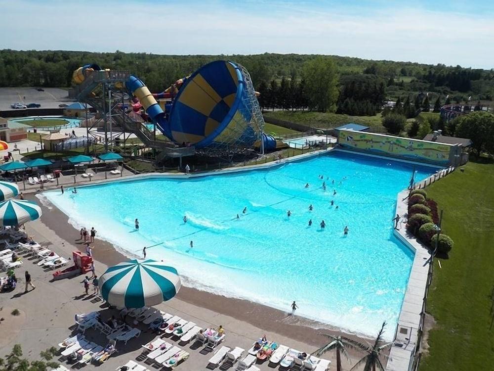 Darien Lake Lodge on the Lake photo 2