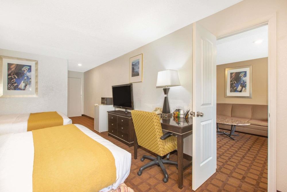 Umpqua Valley Hotel photo 10