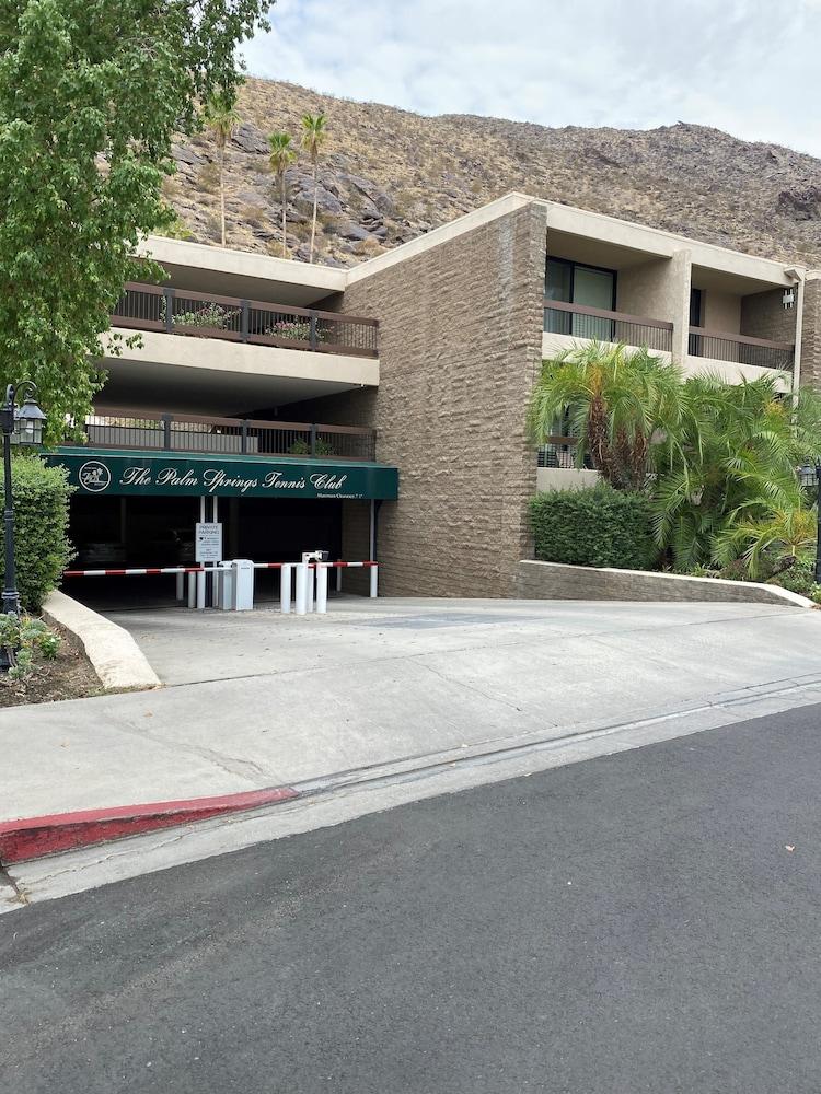 GetAways at Palm Springs Tennis Club photo 19