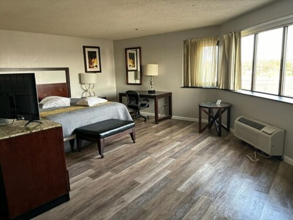 APM Inn and Suites photo 9
