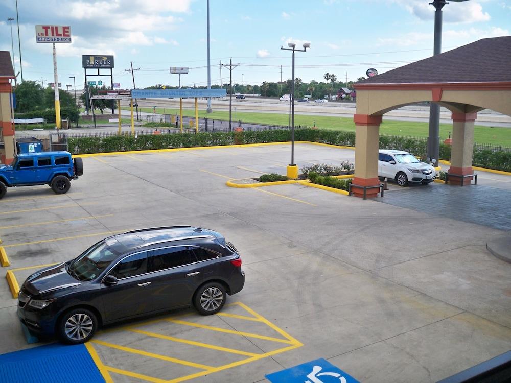 Scottish Inn & Suites photo 5