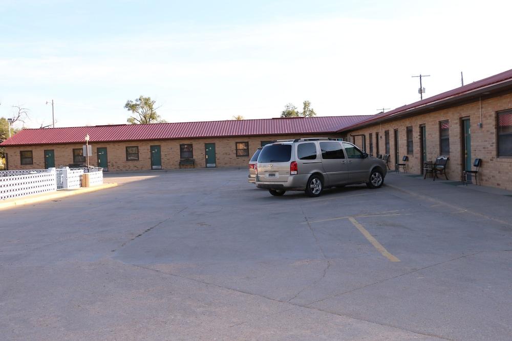 Frontier Motel photo 23