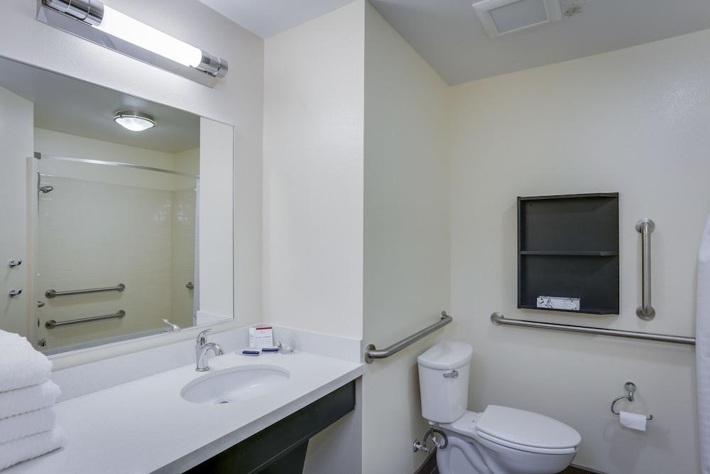 Candlewood Suites College Station At University by IHG photo 15