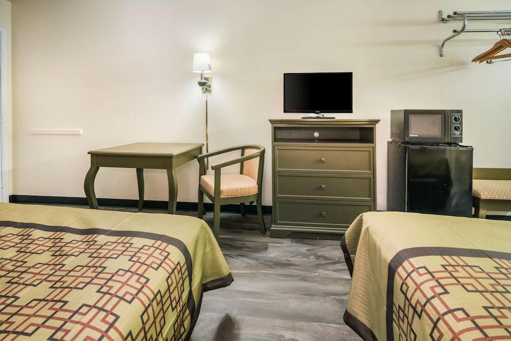 Rodeway Inn Ranger I-20 photo 14