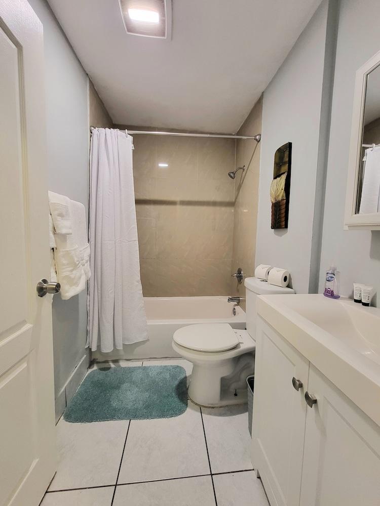 Air Way Motel photo 11