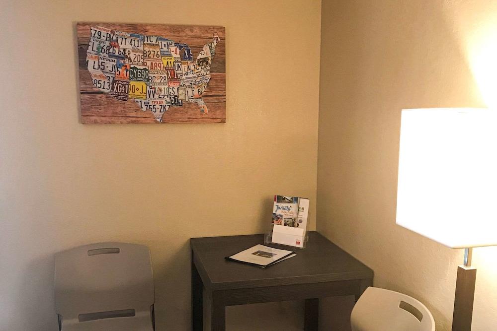 Econo Lodge Mifflintown photo 19