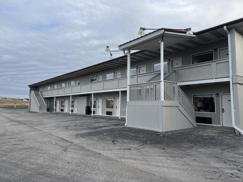 Maple Tree Inn photo 24