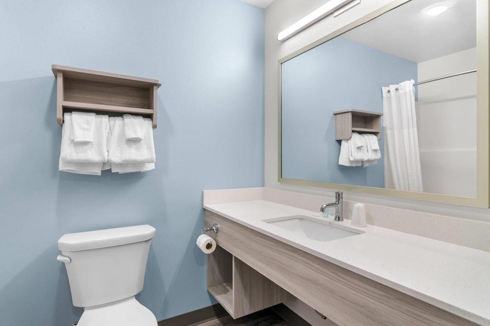 Woodspring Suites Elkhart photo 4