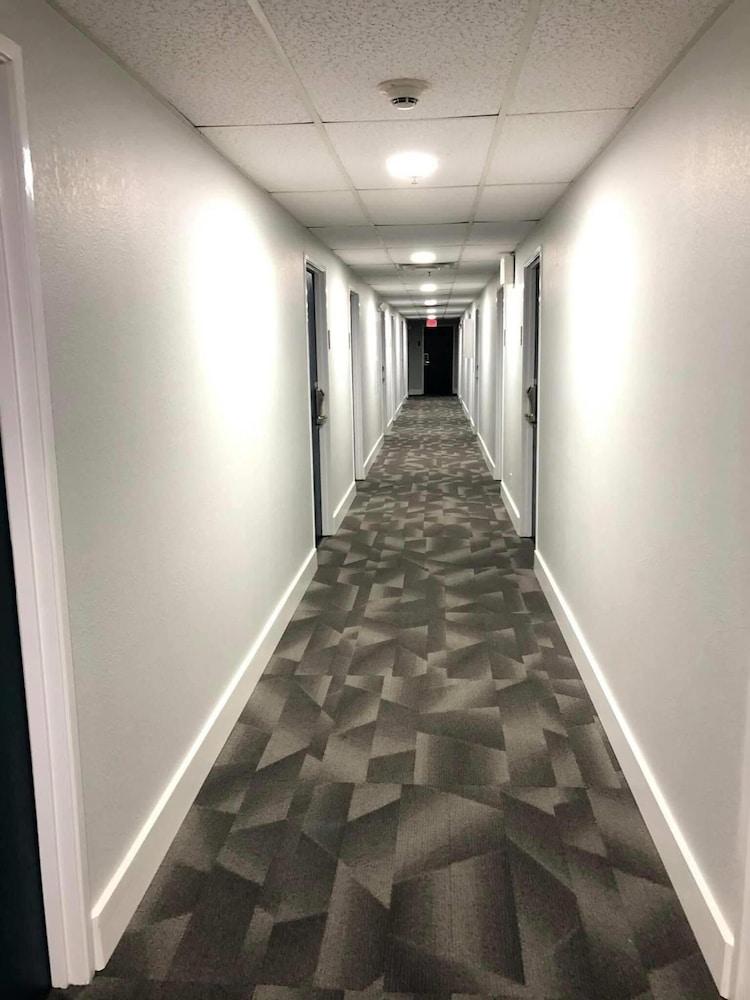 Motel 6 Tulsa, OK - CENTRAL photo 33
