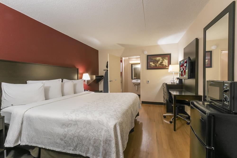 Red Roof Inn PLUS+ University at Buffalo - Amherst photo 19