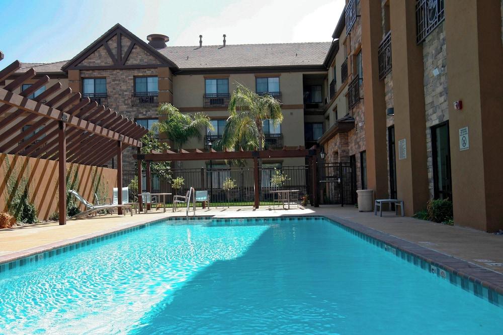 Springhill Suites by Marriott Temecula Wine Country photo 29