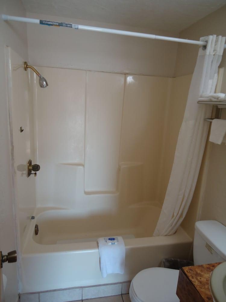 Budget Inn photo 27