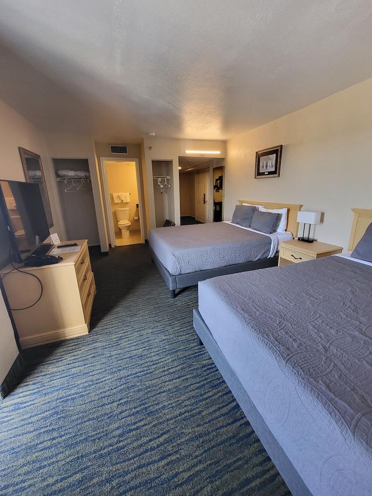 Beachside Hotel photo 6