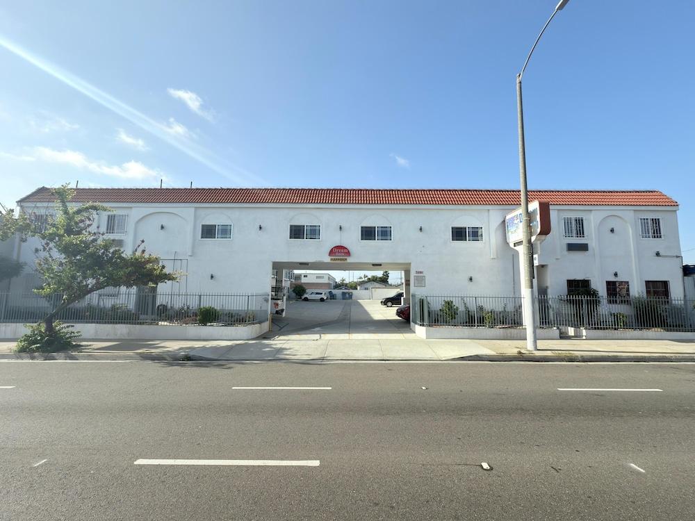 Dream Inn photo 1