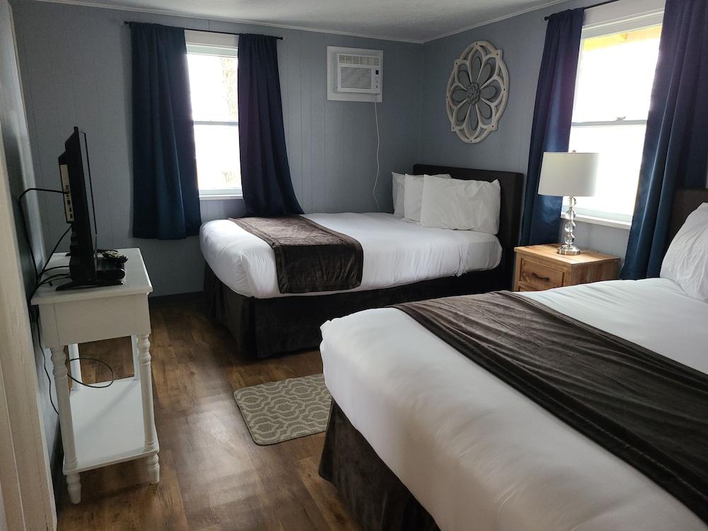 Lamplighter Cabins & Suites photo 11