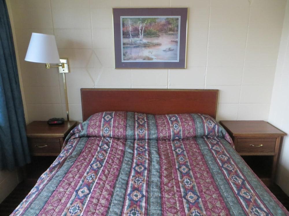 Broadway Inn photo 3