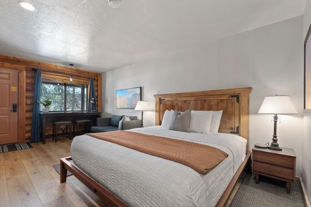 Duck Creek Village Inn photo 69