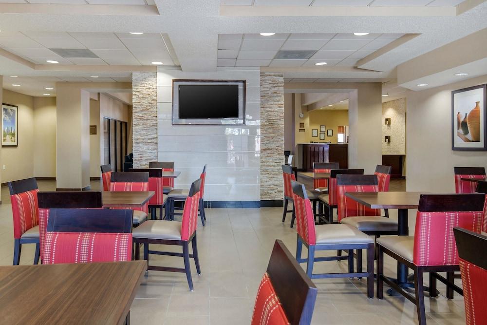 Comfort Inn & Suites SW Houston Sugarland photo 29