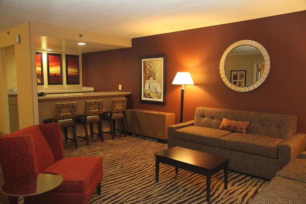 Holiday Inn Manitowoc by IHG photo 19