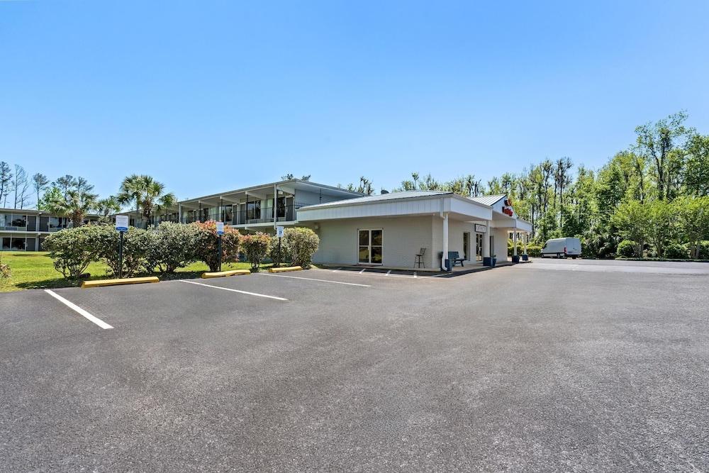 Econo Lodge Jennings photo 49