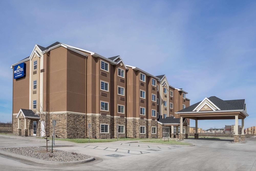 Microtel Inn & Suites By Wyndham Moorhead Fargo Area — hotel in Moorhead