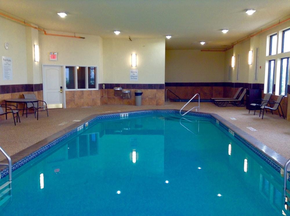 Holiday Inn Express & Suites Winner by IHG photo 24