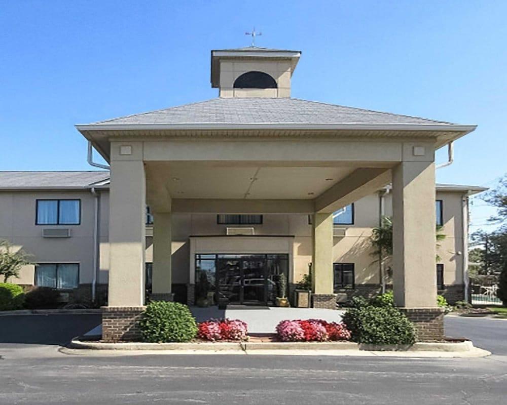 Quality Inn Winder photo 1