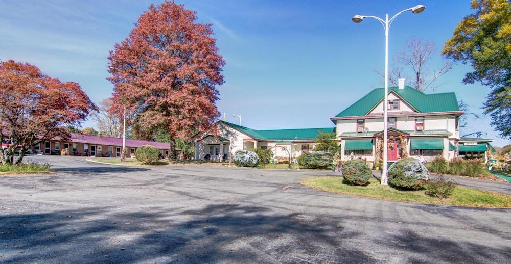 Potomac River Motel photo 56