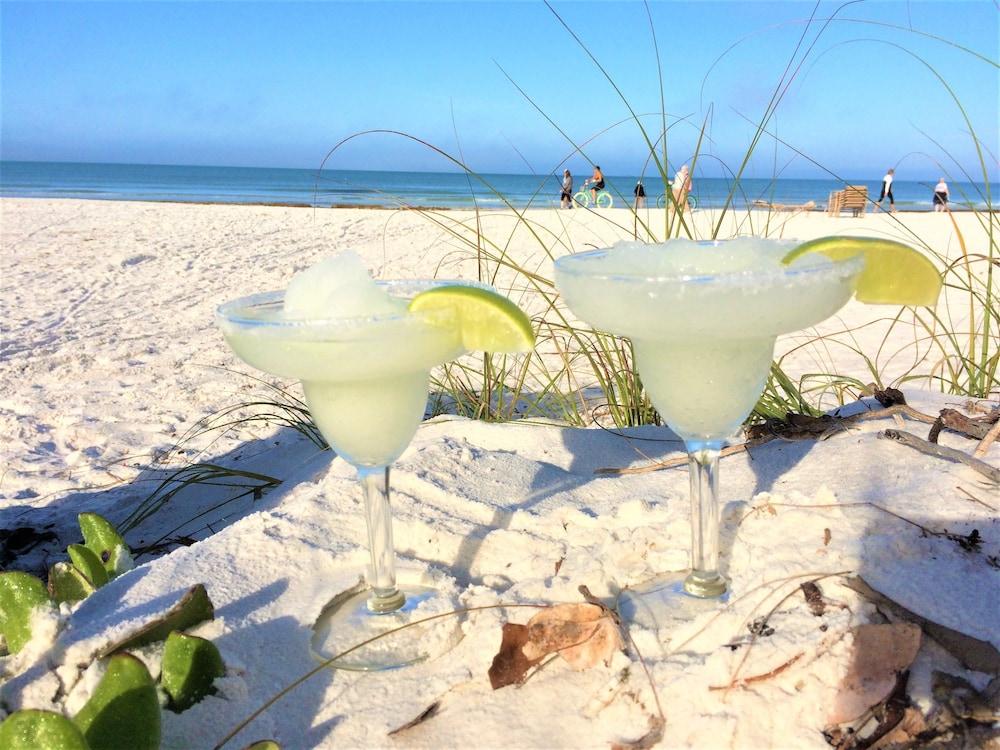 Siesta Palms By the Beach photo 26
