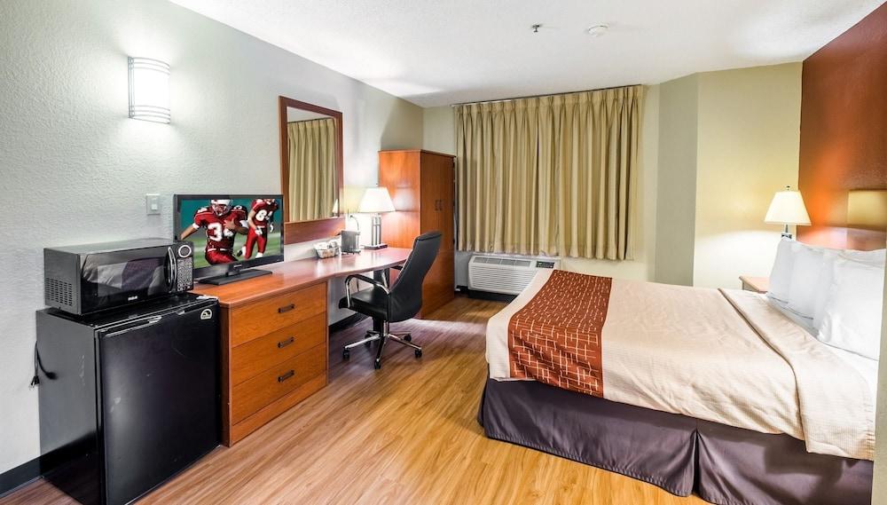 GreenTree Inn Houston IAH Airport photo 17