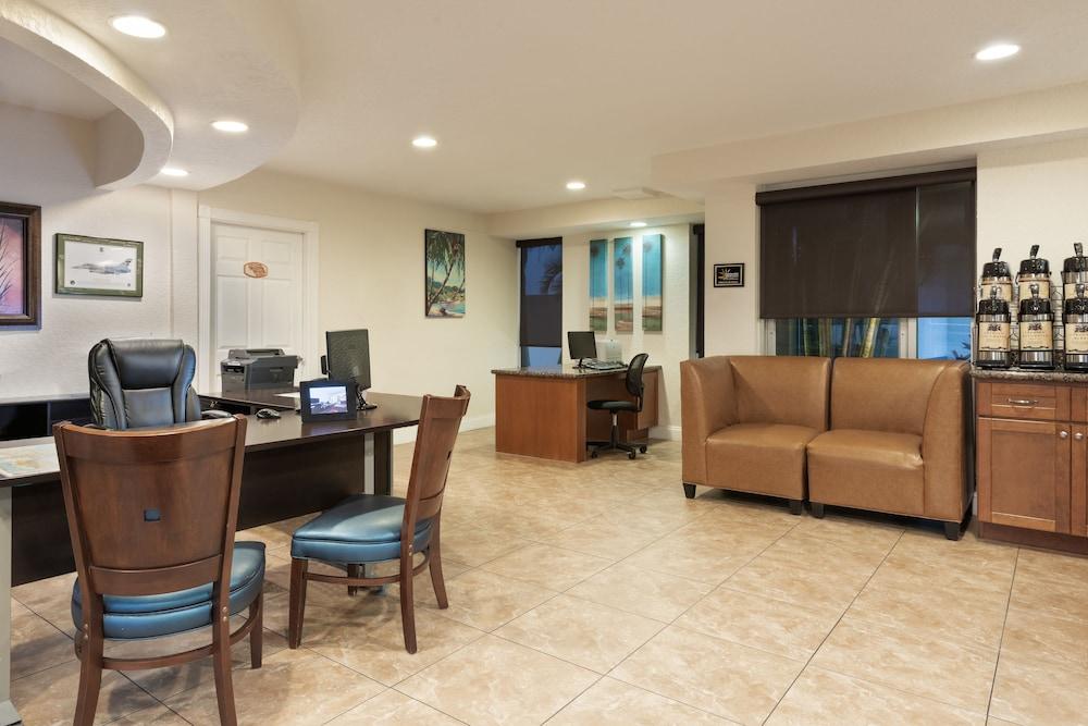 Coconut Cove All-Suite Hotel photo 15