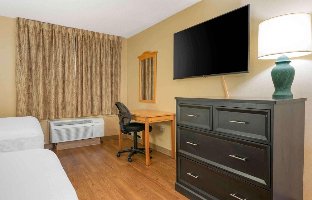 Extended Stay America Suites Chicago Schaumburg Conv Center photo 26