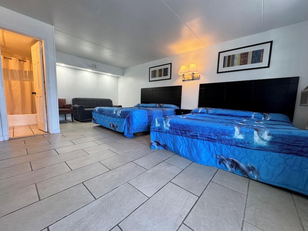 Skyview Manor Motel photo 62