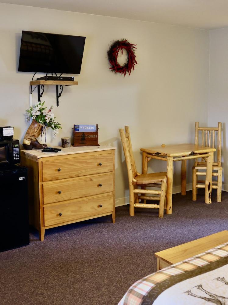 Rocky Mountain Lodge photo 33