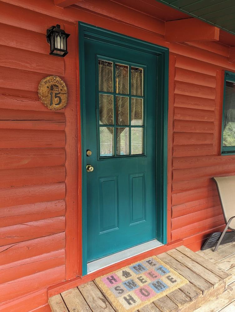 Ponderosa Pines Inn and Cabins photo 25