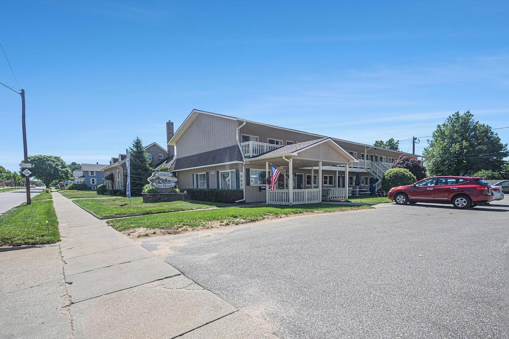 Ludington Pier House photo 43