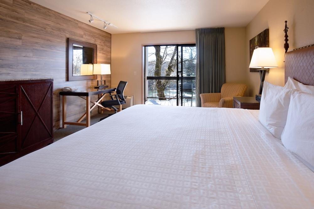 Riverside Inn photo 31