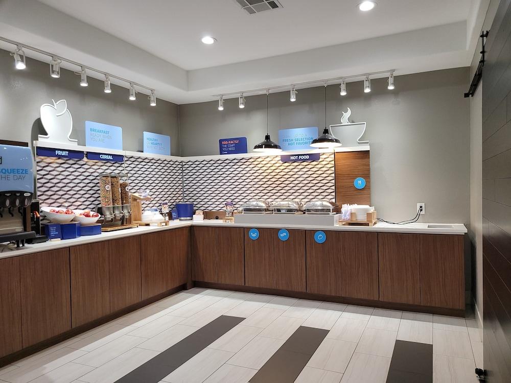 Holiday Inn Express Hotel & Suites VIDOR SOUTH by IHG photo 42
